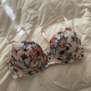 VS Victoria Secret Lightly Padded Embroidered Bra 34B